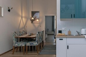 Standard Apartment | In-room dining - 3D WAWEL Apartament (Kraków)