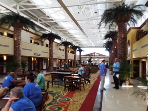 Dining - Bluegreen at TradeWinds - Gulf View Studio Deluxe (St. Pete Beach)