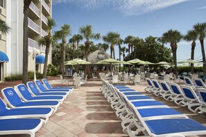 Outdoor banquet area - Bluegreen at TradeWinds - Gulf View Studio Deluxe (St. Pete Beach)