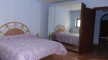 1 chambre, fer et planche Ă  repasser, Wi-Fi, draps fournis