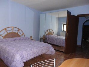 1 chambre, fer et planche Ă repasser, Wi-Fi, draps fournis