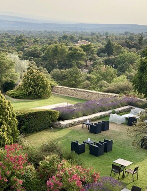 Garden view - Domaine de l'Enclos (Gordes)
