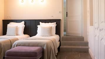 Family Suite, Terrace, Garden View | 1 bedroom, premium bedding, iron/ironing board, free cribs/infant beds