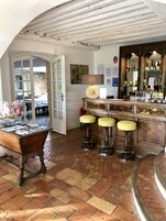 Bar (en la propiedad)
