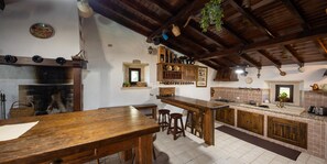 Fridge, microwave, oven, stovetop - Private pool, Family-friendly, Pet-friendly (Fátima)