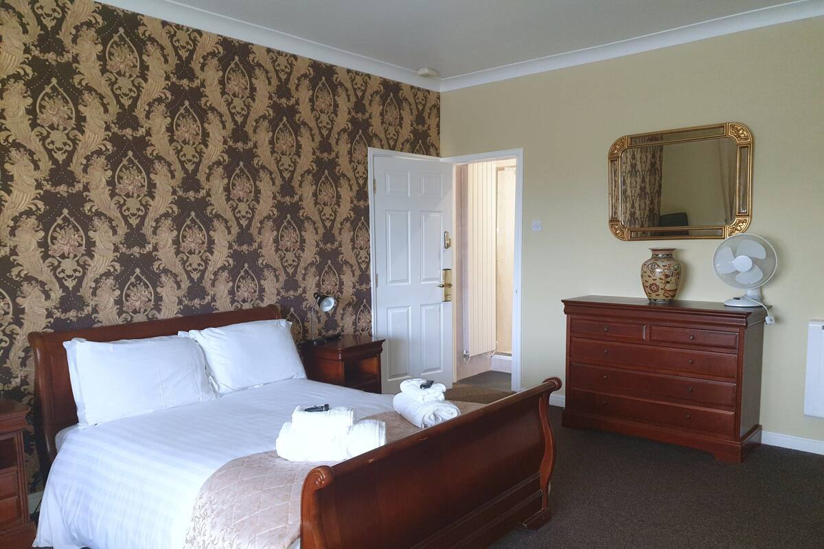 Double Room, Ensuite (ROOM 1) | Interior