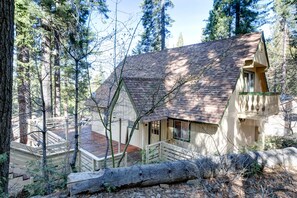 Exterior - Brookside Cottage (Yosemite National Park)