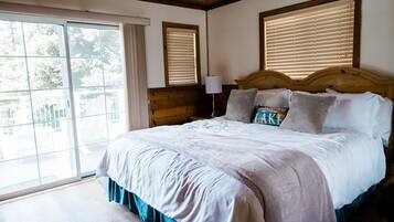 Cabin, 3 Bedrooms | 3 bedrooms, individually decorated, individually furnished, free WiFi