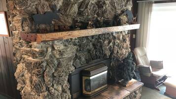 Cabin, 3 Bedrooms | Living room