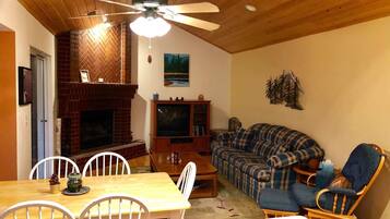 Cabin, 3 Bedrooms | Living room | Flat-screen TV