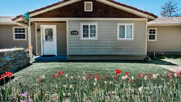 House, 4 Bedrooms | Exterior