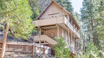 Cabin, 2 Bedrooms | Exterior