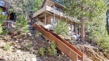 Cabin, 2 Bedrooms | Property grounds