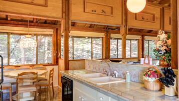 Cabin, 2 Bedrooms | Private kitchen