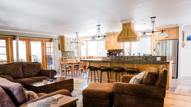 House, 4 Bedrooms | Living room - Sierra Lakes Retreat (Oakhurst)