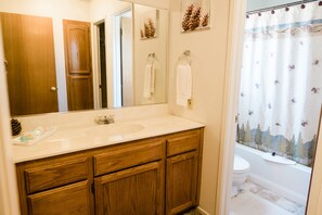 Cabin, 2 Bedrooms | Bathroom | Towels - Pinecone Getaway (Oakhurst)