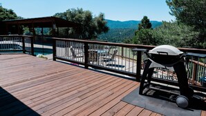 Balcony - Oakhurst Dream (Oakhurst)