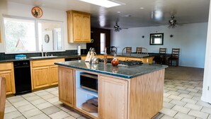 House, 4 Bedrooms | Private kitchen - Oakhurst Dream (Oakhurst)
