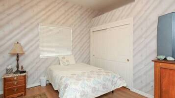 House, 3 Bedrooms | 3 bedrooms, individually decorated, individually furnished