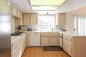 Nhà, 3 phòng ngủ | Bếp riêng