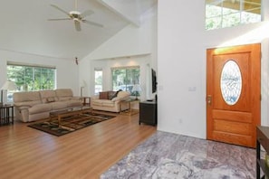 House, 3 Bedrooms | Living room - North Shore Estate (Bass Lake)