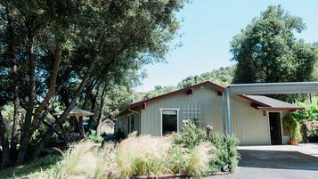 House, 3 Bedrooms | Exterior