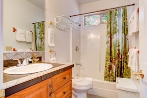 Cabin, 1 Bedroom | Bathroom | Towels - Yosemite Woods-upper (Yosemite National Park)