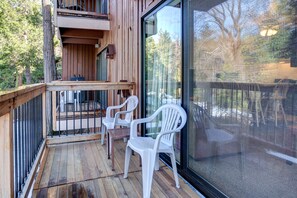 Studio, 1 Bedroom | Balcony
