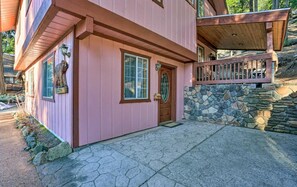 Exterior - Cozy Bear South (Yosemite National Park)