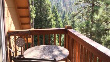 Rumah, 3 kamar tidur | Balkon