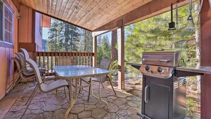 BBQ/picnic Area - Cozy Bear North (Yosemite National Park)