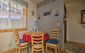 Cabin, 2 phòng ngủ | Khu ăn uống