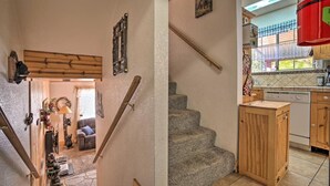 Cabin, 2 Bedrooms | Private kitchen - Cozy Bear North (Yosemite National Park)