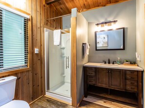 Hair dryer, towels - Retro A-Frame Chalet, your perfect getaway to Mt.Baker - Hot Tub, Fireplace, A/C (Glacier)