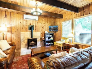 Smart TV, fireplace, offices