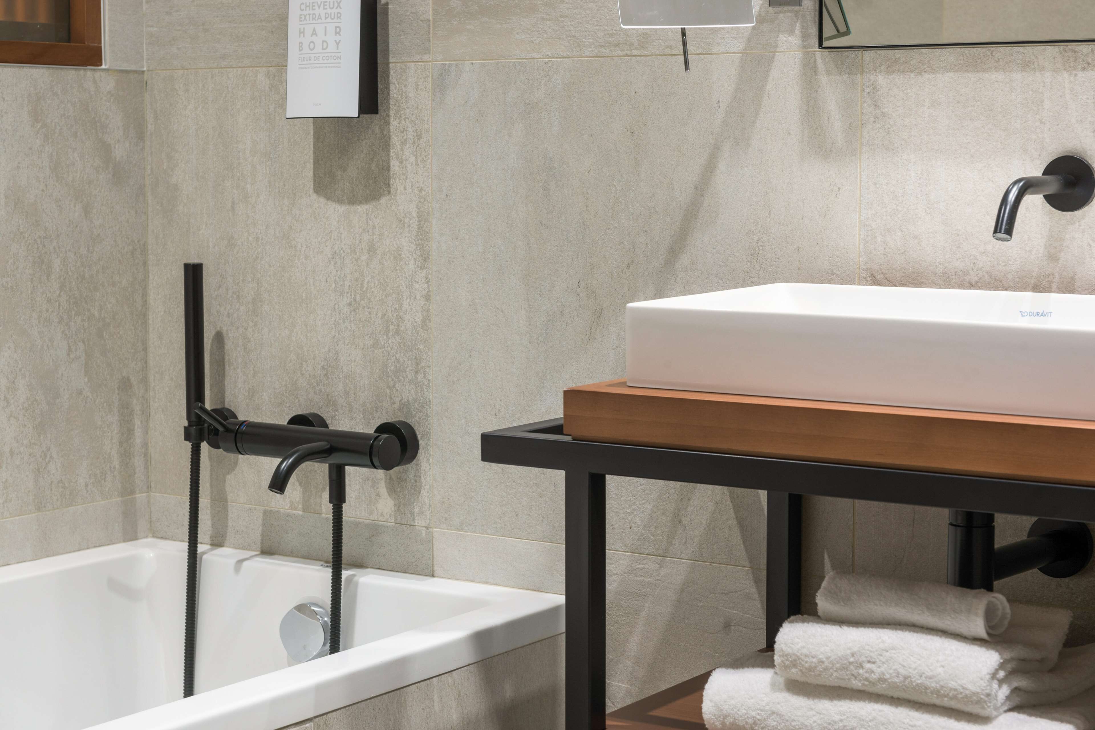 Junior Suite, 1 King Bed with Sofa bed, Balcony, Sea View | Bathroom | Eco-friendly toiletries, hair dryer, slippers, towels