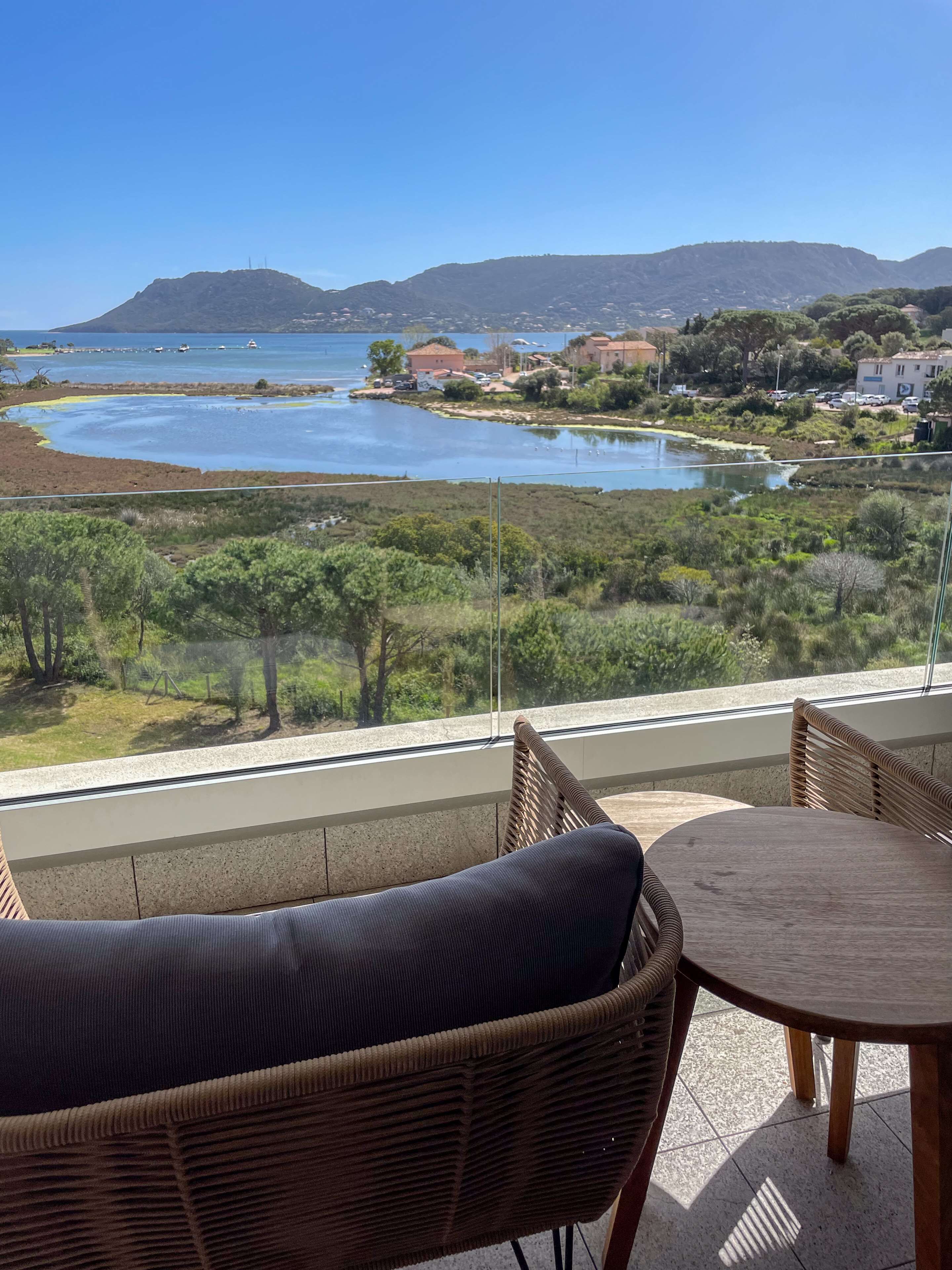 Premium bedding, in-room safe, desk, laptop workspace