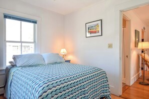 2 makuuhuonetta, silitysrauta/-lauta, Wi-Fi, vuodevaatteet