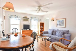 TV, fireplace, offices