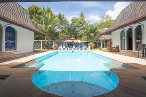 Piscine extérieure