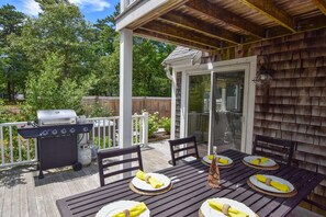 Outdoor dining - Hot Tub, Central AC, Dog Friendly! (Eastham)