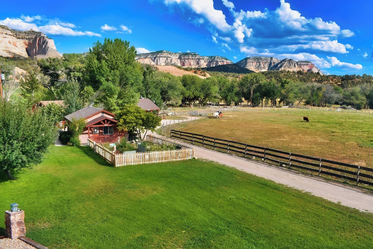 Comfort Cabin (Garden Cottage) | 1 bedroom, premium bedding, individually decorated