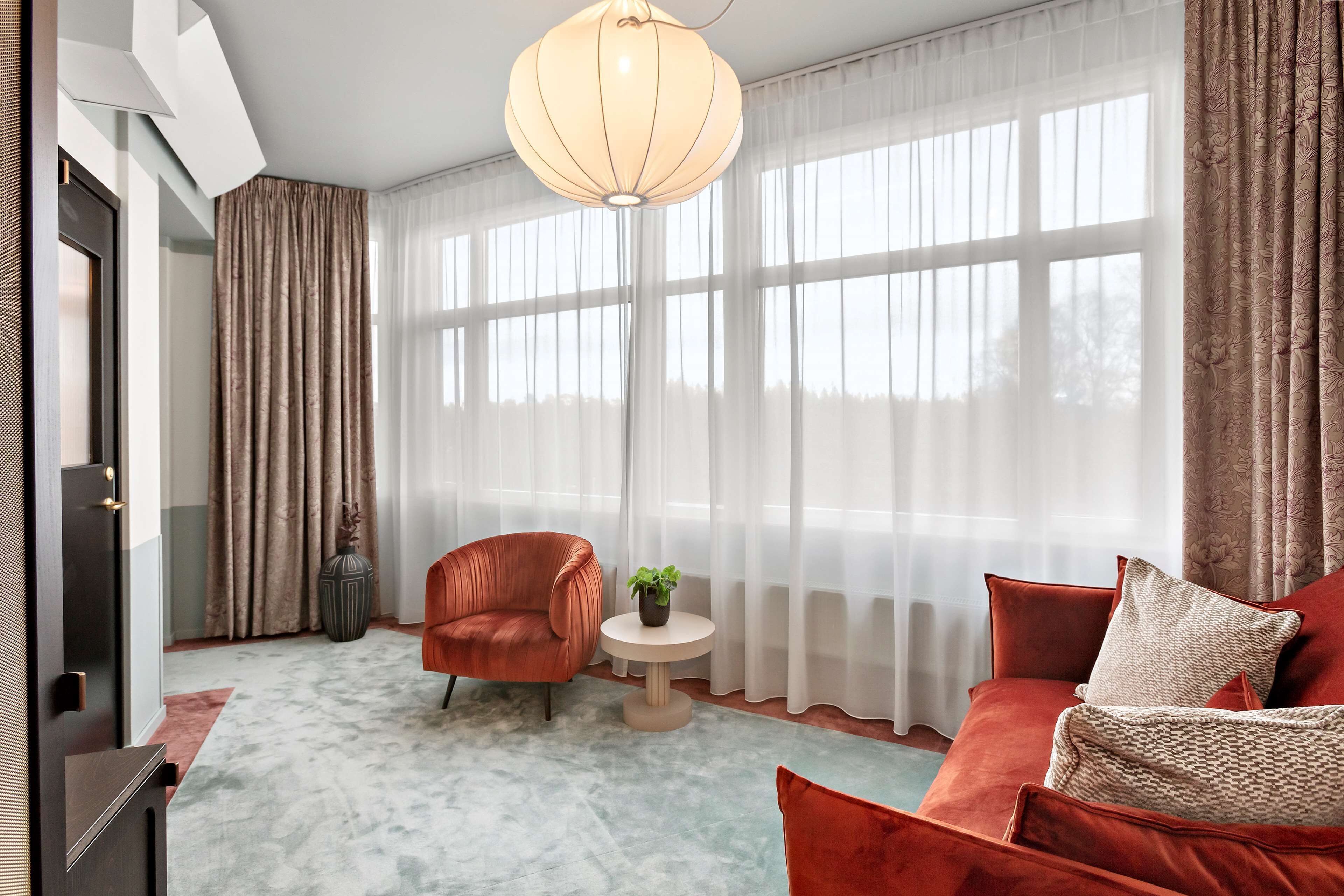 superior room, 2 single beds, non smoking | minibar, in-room safe, desk, iron/ironing board