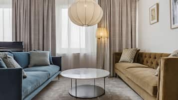 Suite ejecutiva, 1 cama King size, para no fumadores, refrigerador (Dining Table) | Minibar, caja de seguridad en la habitación y escritorio