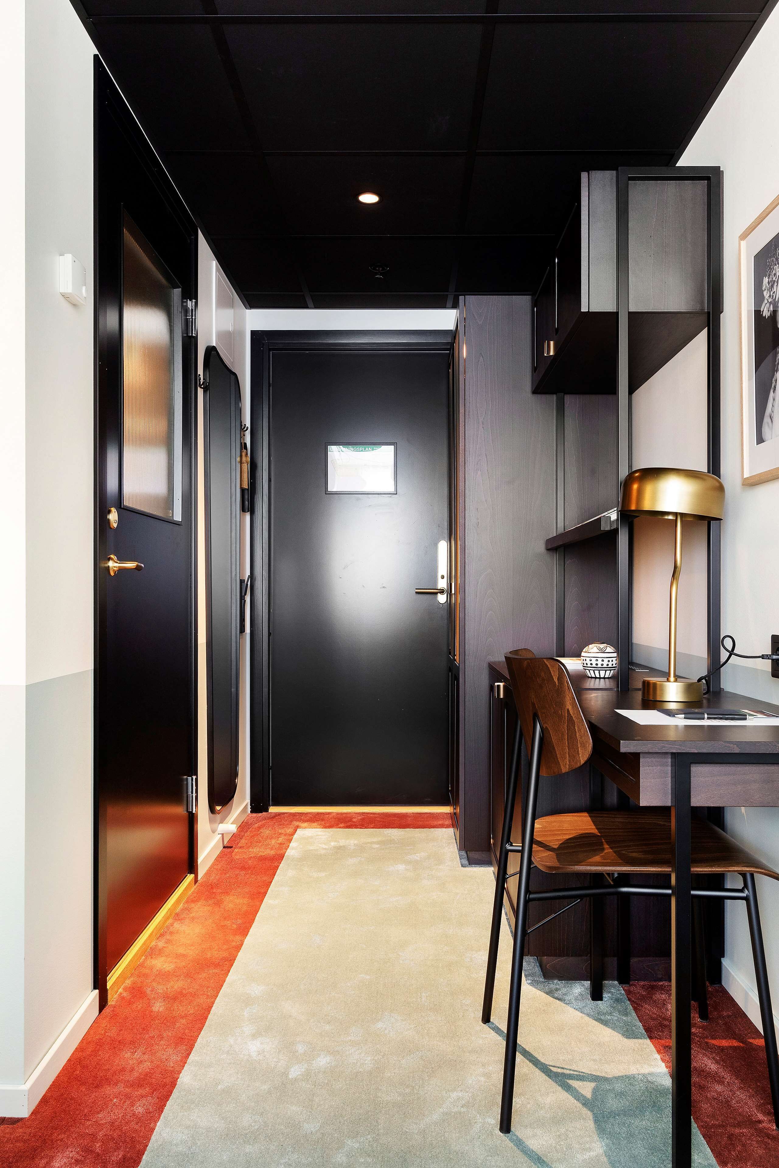 standard room, 2 single beds, non smoking (larger room) | ballroom