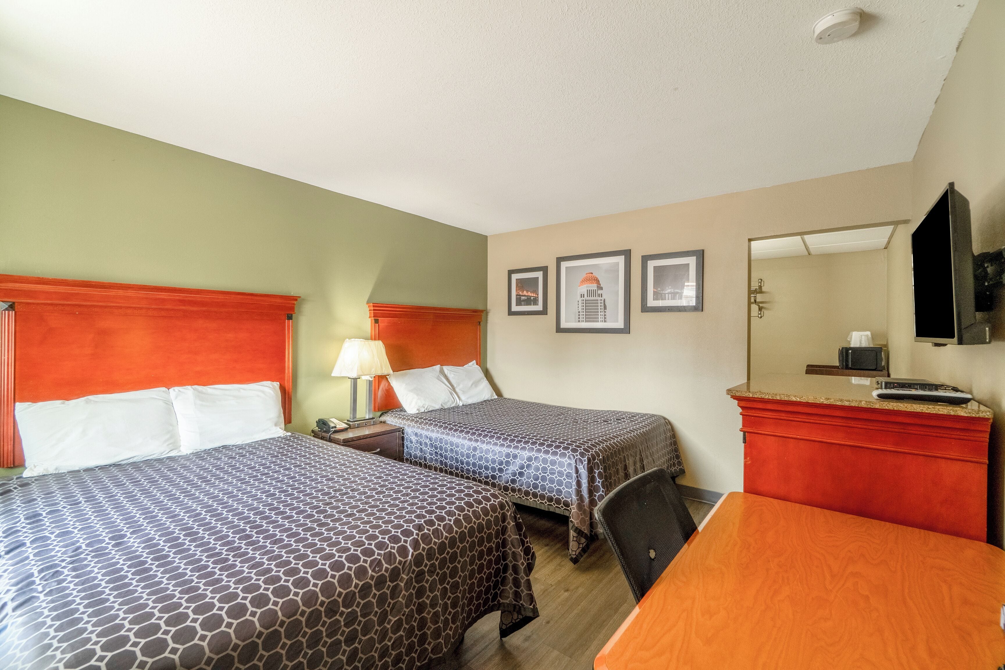 Photo - Deluxe Inn & Suites By OYO Miami OK