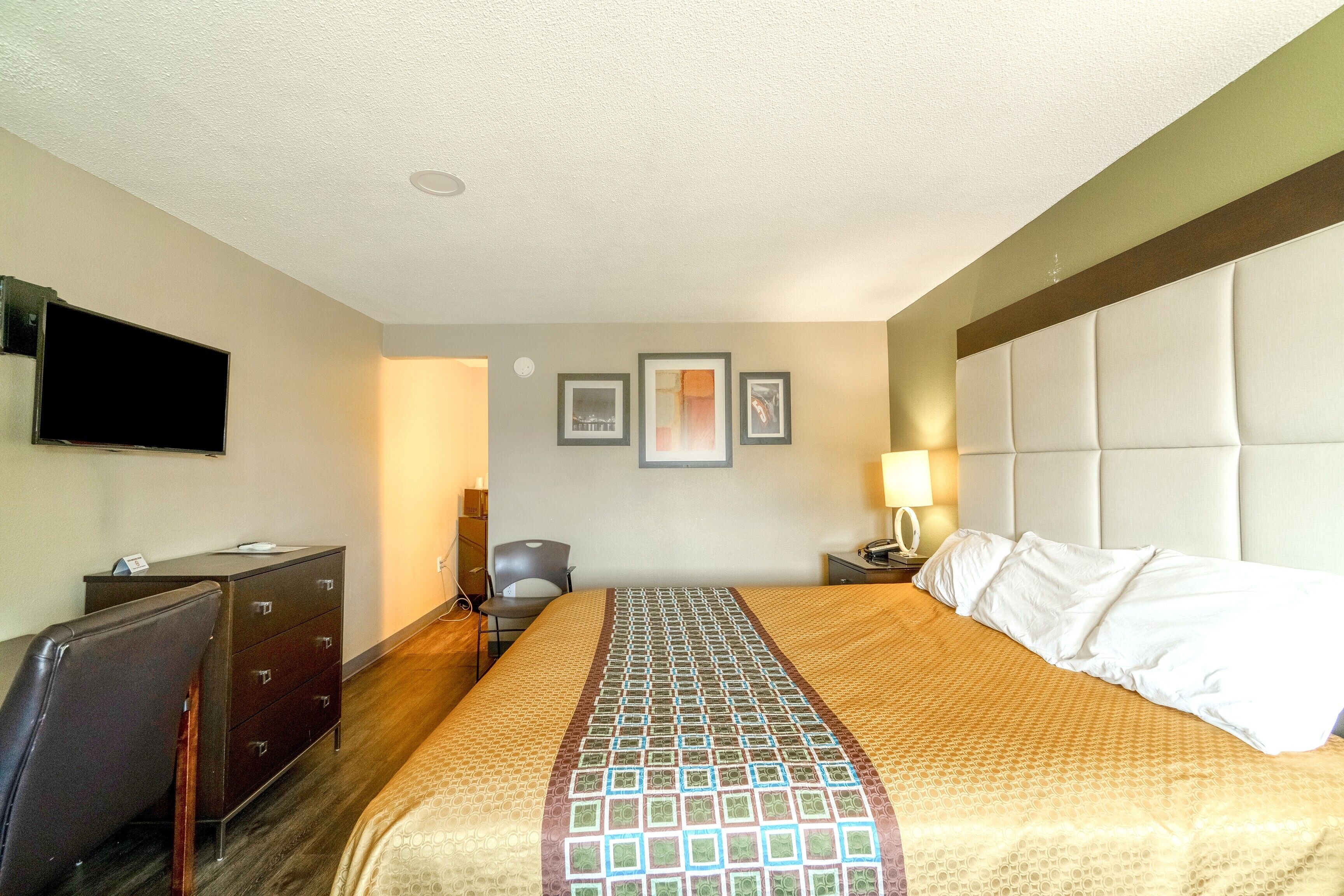 Photo - Deluxe Inn & Suites By OYO Miami OK