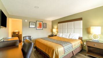 Bureau, fer et planche Ă repasser, Wi-Fi gratuit, draps fournis