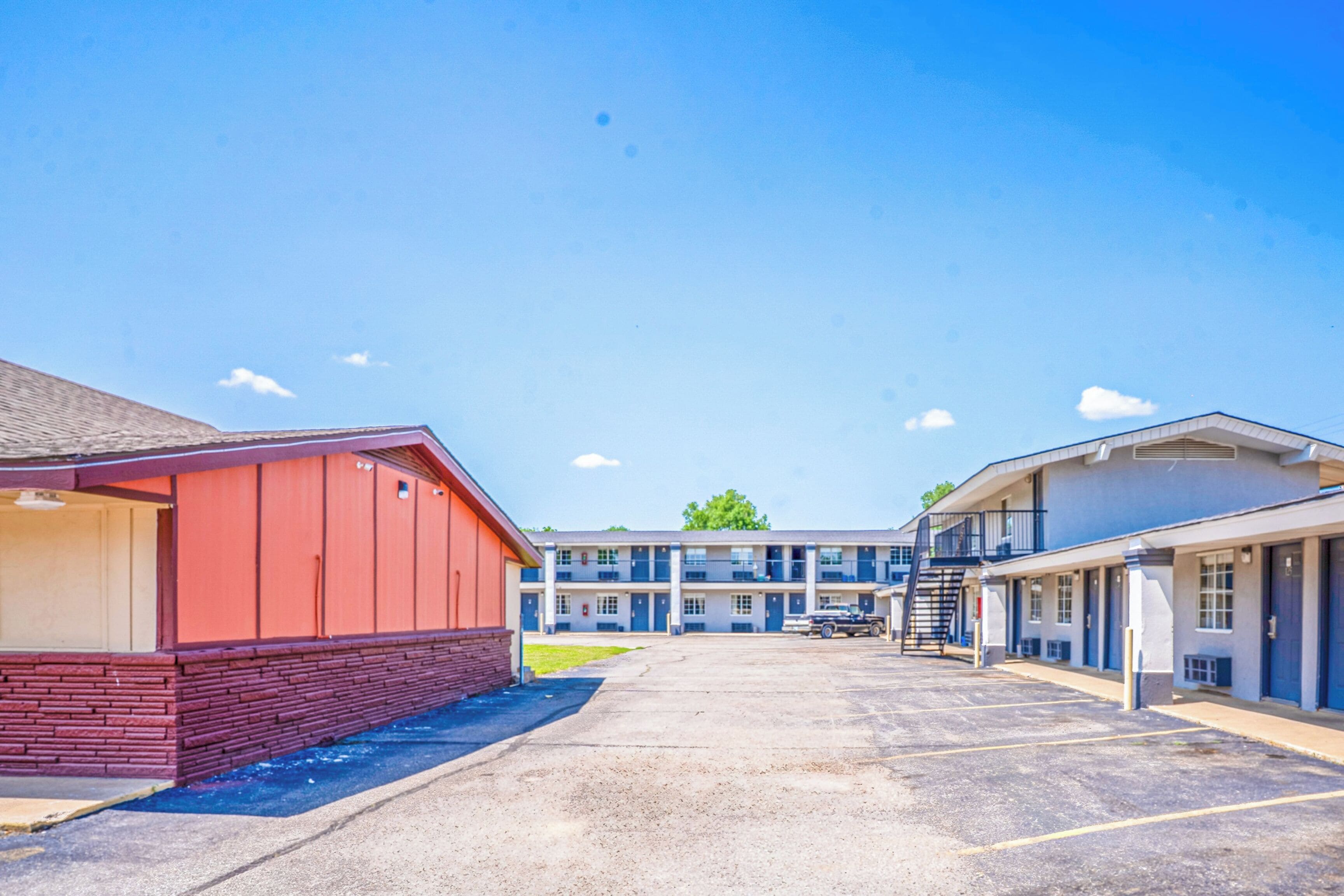 Photo - Deluxe Inn & Suites By OYO Miami OK