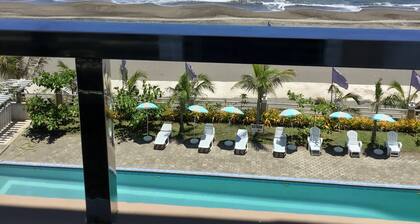 EM Royalle Hotel & Beach Resort